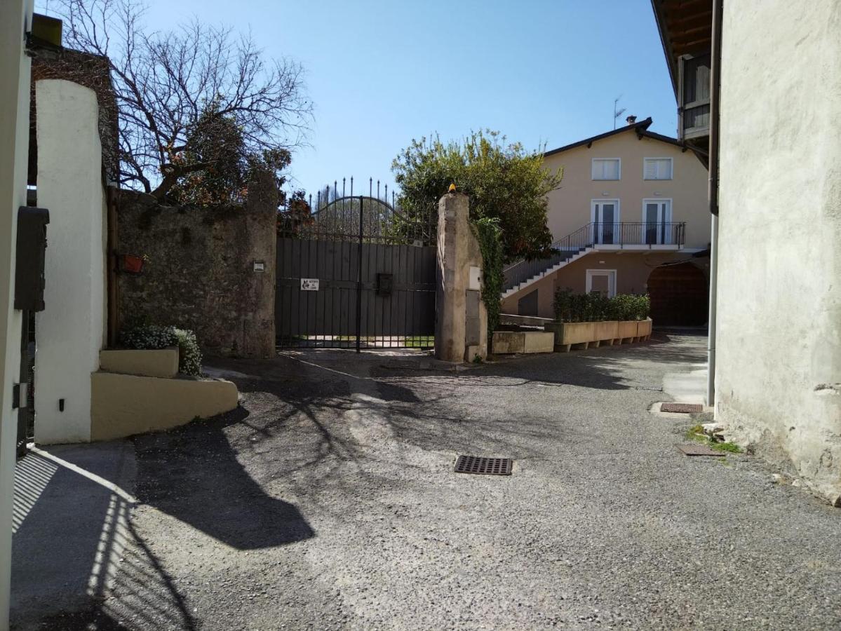 Borgo Alla Pieve Apartments Манерба-дель-Гарда Экстерьер фото